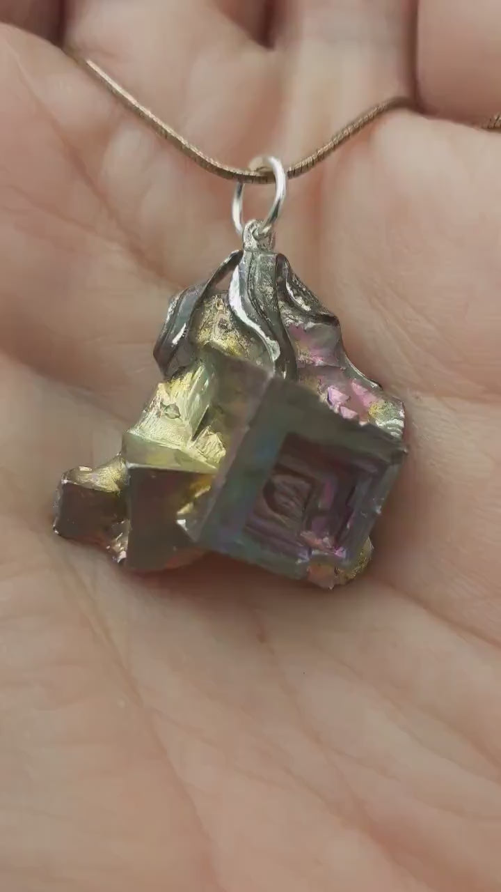 Bismuth pendant with silverplated bail