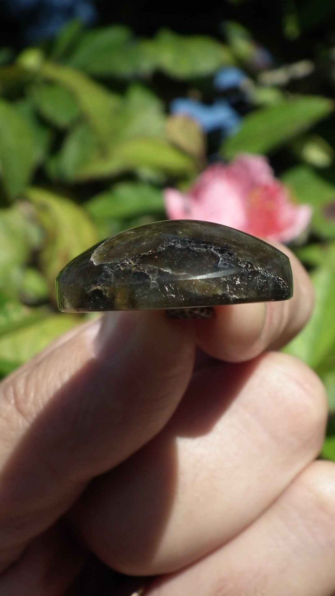 Labradorite pendant with bronze bail