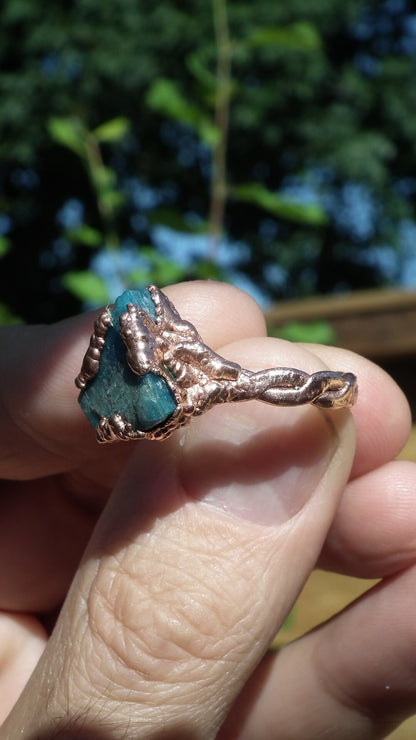 Blue apatite ring / Electroformed copper / Raw blue apatite