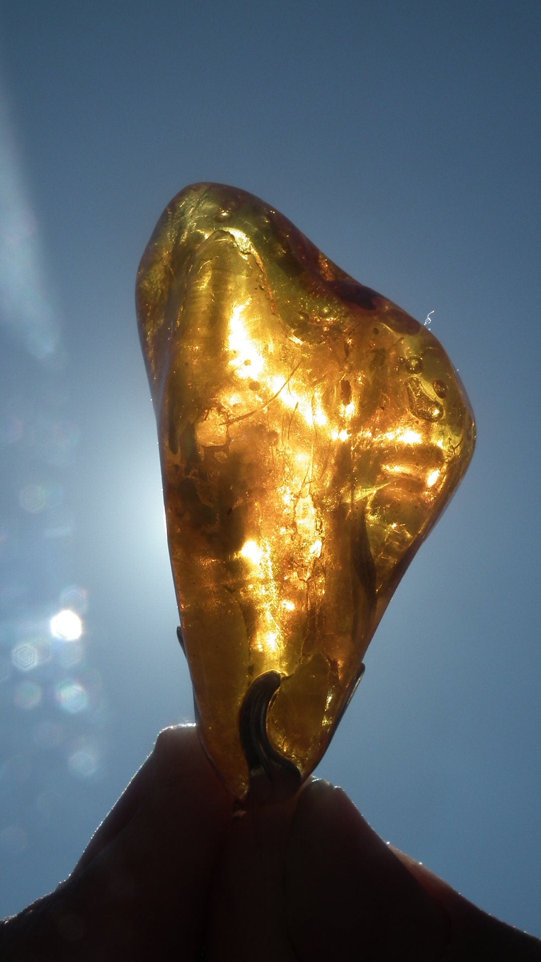 Baltic amber / bernstein pendant with silverplated bel cap