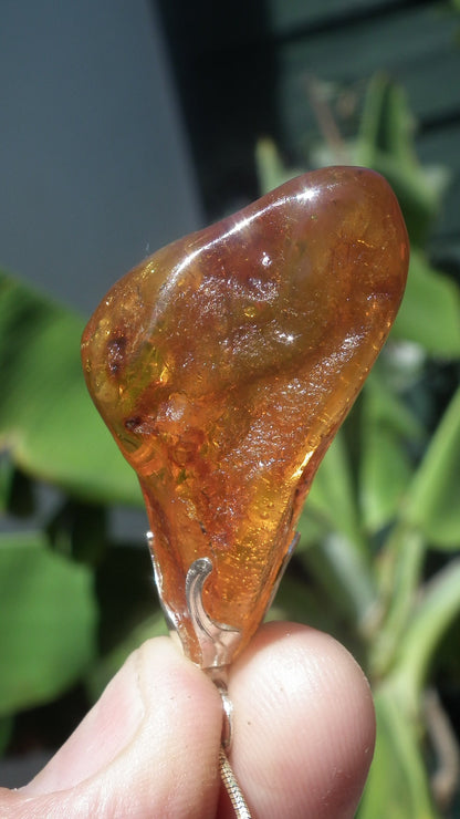 Baltic amber / bernstein pendant with silverplated bel cap