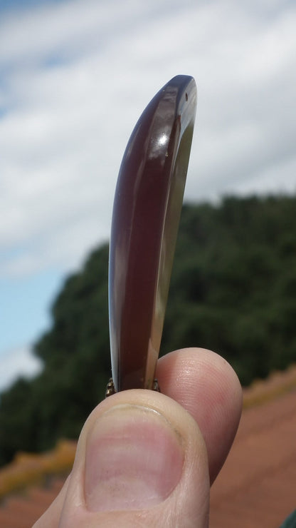 Sumatra amber pendant with bronze bail