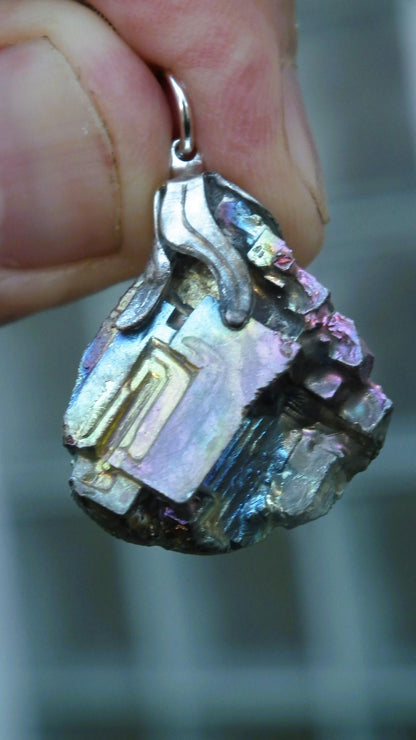 Bismuth pendant with silverplated bail