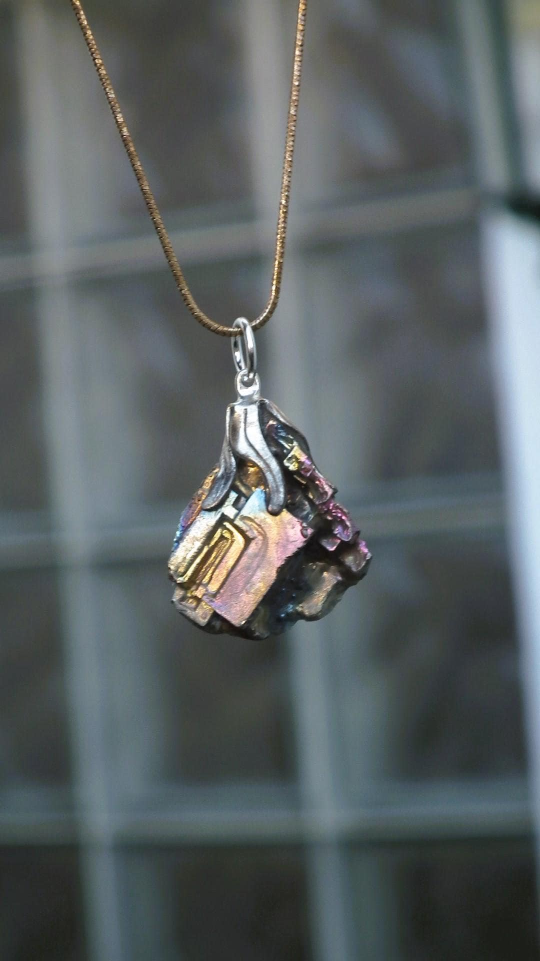 Bismuth pendant with silverplated bail