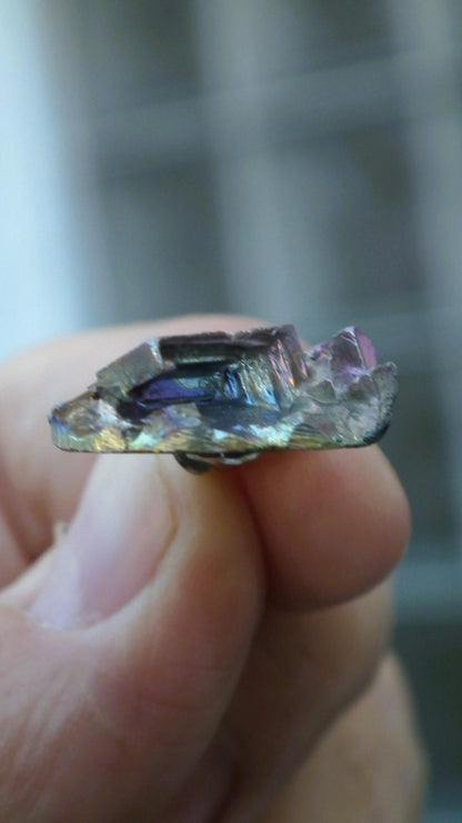 Bismuth pendant with silverplated bail