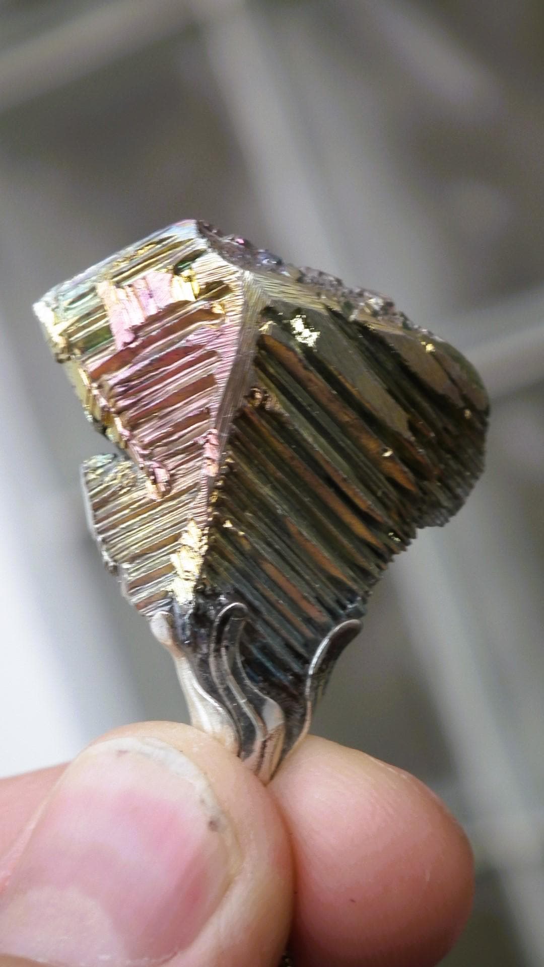 Bismuth pendant with silverplated bail