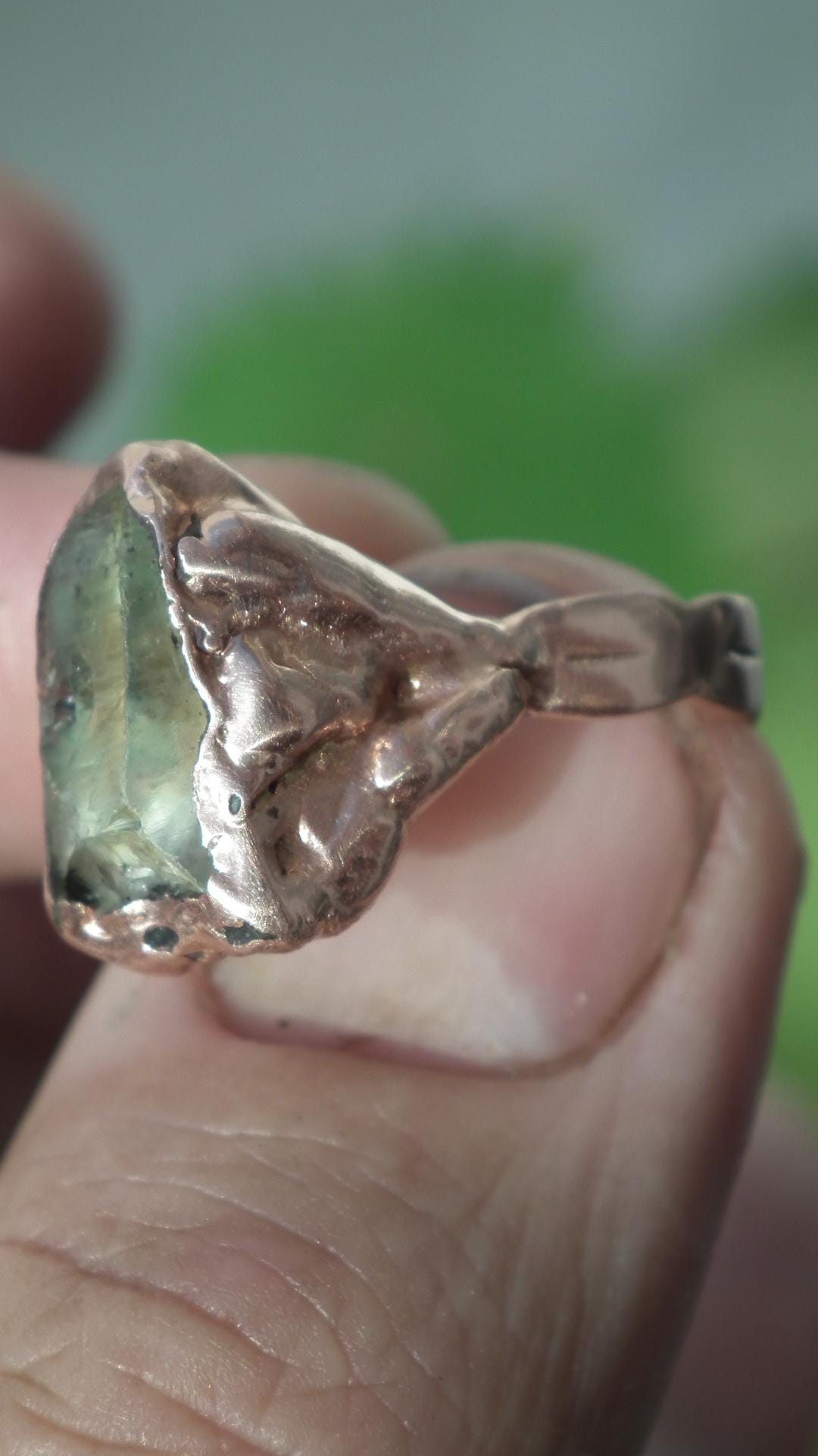 Enhydrokristalring // Uv-reactief kristal // Gouden enhydro // Elektrogevormd koper