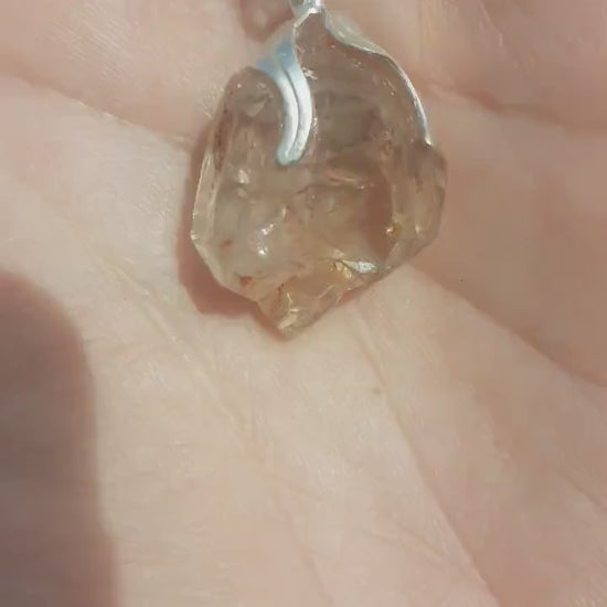 Uv reactive crystal pendant // Petroleum quartz // Terminated quartz