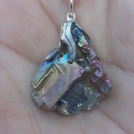 Bismuth pendant with silverplated bail