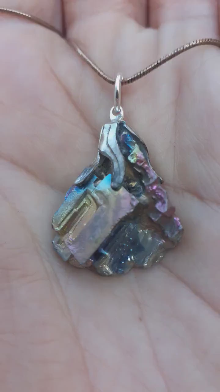 Bismuth pendant with silverplated bail