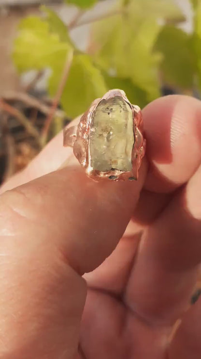 Enhydrokristalring // Uv-reactief kristal // Gouden enhydro // Elektrogevormd koper