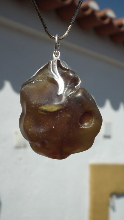 Blue sumatra Amber / Bernstein pendant