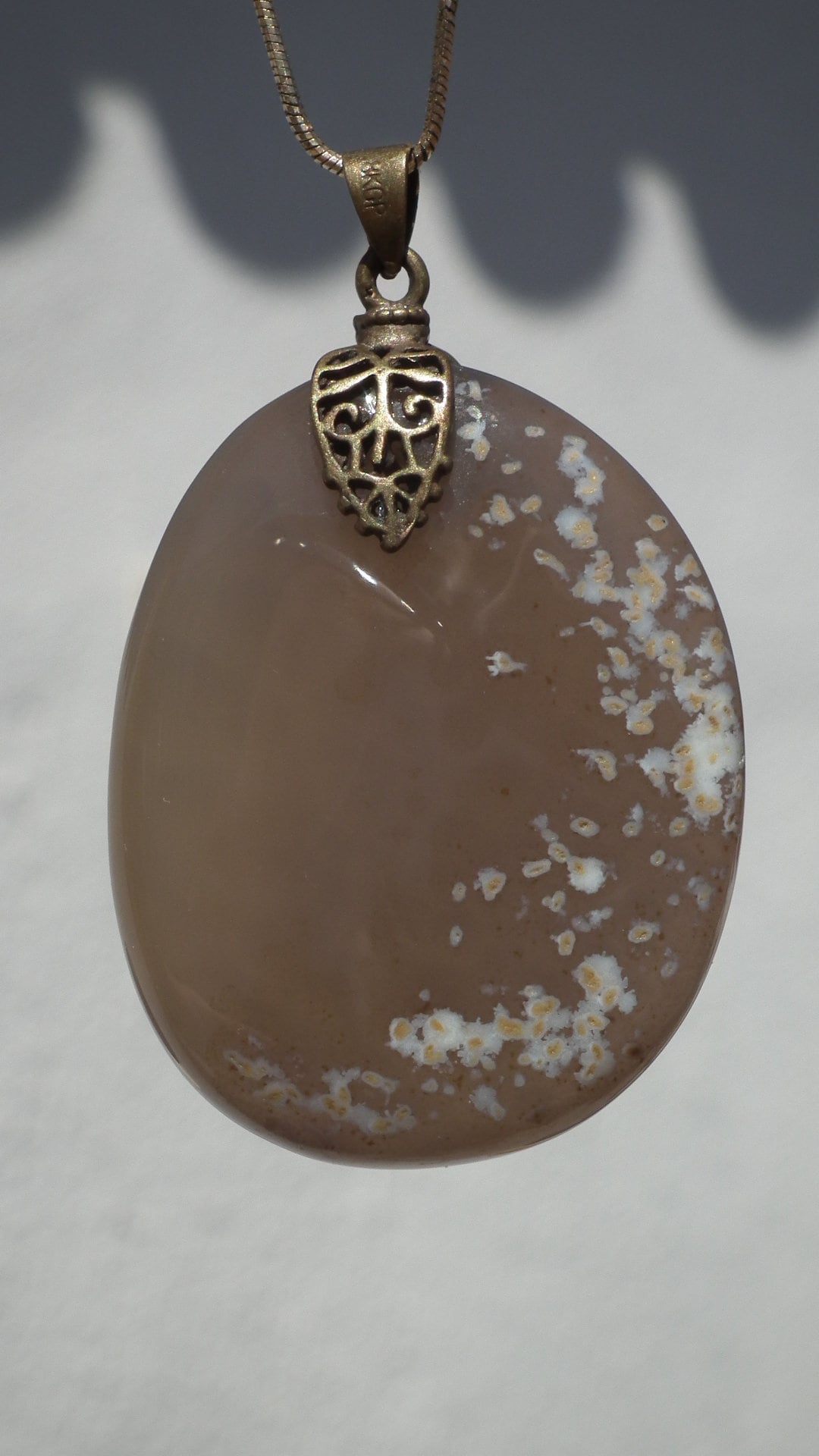 Agate pendant with Bronze bail