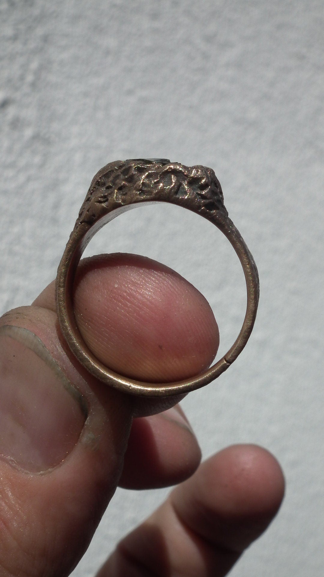 Raw moldavite ring / Bronze ring