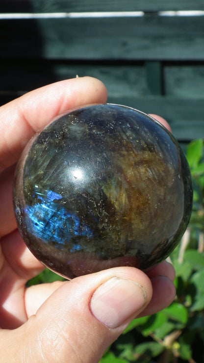 Labradorite sphere from Madagaskar // 62 mm sphere