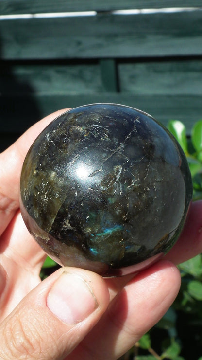 Labradorite sphere from Madagaskar // 62 mm sphere