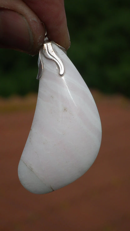 Mangano calcite pendant with silverplated